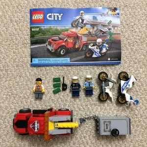 LEGO CITY 60137  Tow Truck Trouble 100% Complete with Instructions Minifigs